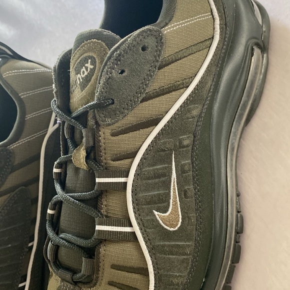 Nike AirMax 98 Sequoia/Medium Olive /Pure Platinum Colorway 640744-300 Sz 10.5